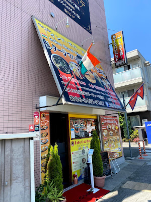 S Taj Mahal Everest Amagasaki