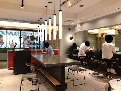 McDonald's OAP Tower store 사진 5
