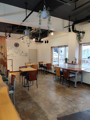 CAFE TOMTE