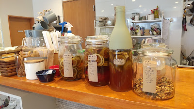 Herb kitchen 신오사카・카페・베이글・샌드위치・차이 티・레몬・유기농・잡화점・꽃 가게・점심・테이크 아웃 사진 2