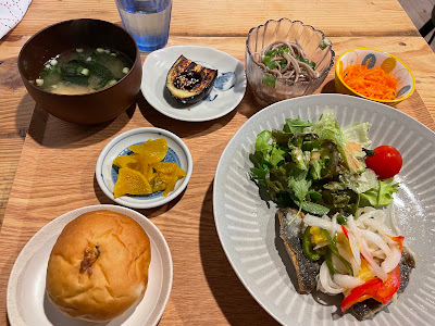 パンと小鉢の店 yoshitomi 사진 2