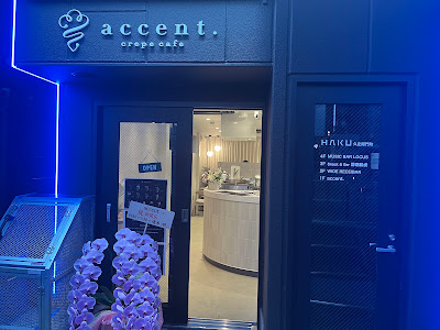 accent. crepe