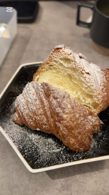 Croissant specialty store “ and “ Uehommachi 사진 2