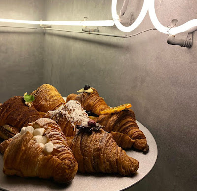 Croissant specialty store “ and “ Uehommachi 사진 4