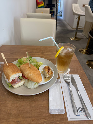 Think Cosmopolitan French Restaurant 사진 4