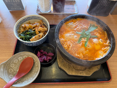 焼肉丼・旨辛うどん すみのえ食堂 사진 3