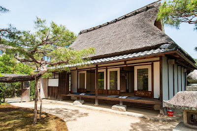 Tomomi Iwakura former secluded residence