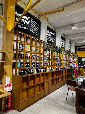 LUSH 사진 4