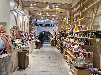 LUSH 사진 5