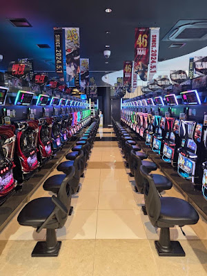 Entertainment Omega Makishima 사진 3