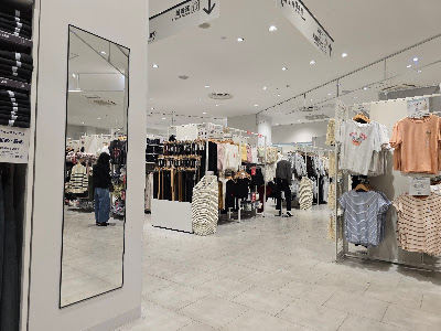 GU AEON MALL Kyoto Gojo Store 사진 3