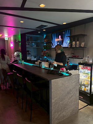 CAFE and BAR ALL 사진 4