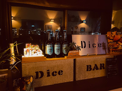 Dice dining Bar