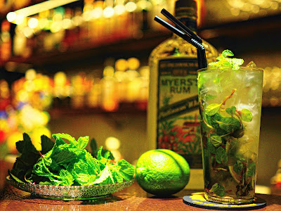 BAR LIQUOR MUSEUM Osakenobijutsukan Yasakajinjamaeten 사진 3