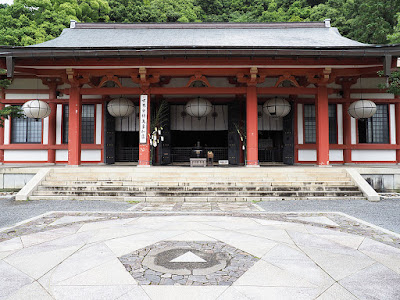 구라마데라 본당