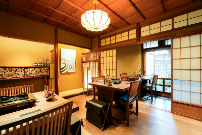 교토 와규 스키야키 샤브샤브 토미노우에 기온야사카점