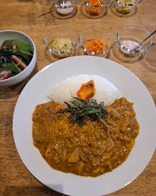 柿とスパイスカレー 사진 4