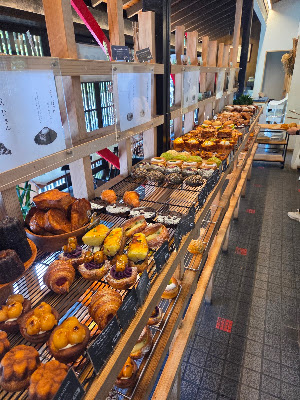 Bread, espresso and garden’s Bread Shop 사진 3