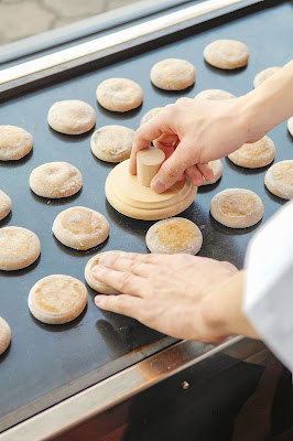 Izutsu Yatsuhashi Honpo - Kyoto Gion Main Store 사진 4