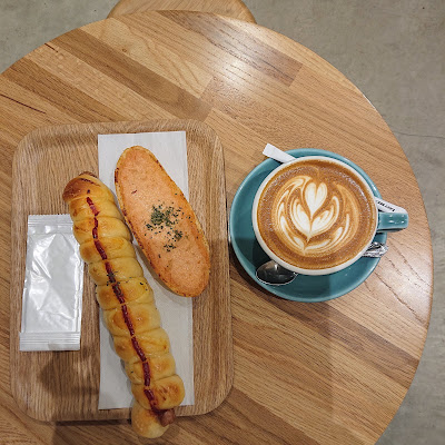 Latte Art Junkies Roasting Shop - TauT Hankyu Rakusaiguchi 사진 2