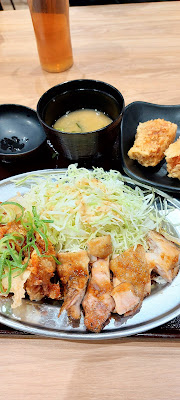 親子丼と鶏料理 鶏山賊 사진 4