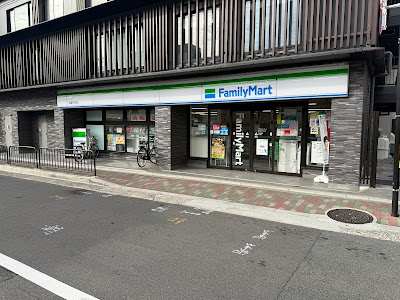 Family Mart