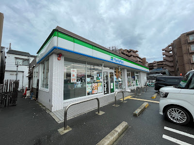 FamilyMart - Takeda Nanasegawa