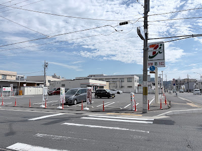 7-Eleven Shin-Senbon-Shochobashi 사진 3