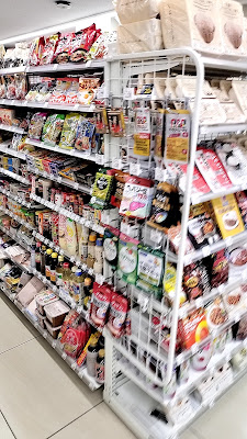 LAWSON Higashiyama-Sanjo Store 사진 4