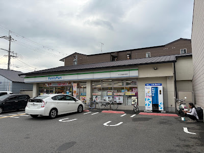 FamilyMart - Nakadachiuri Chiekoin