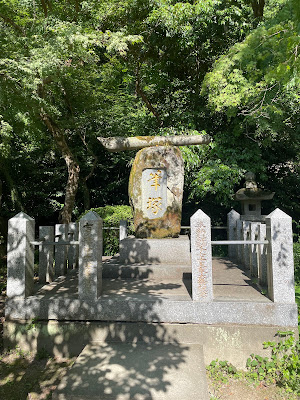 필총