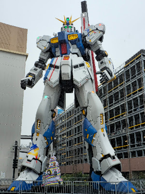 Life-Size RX-93ff 𝛎 Gundam Statue 사진 2