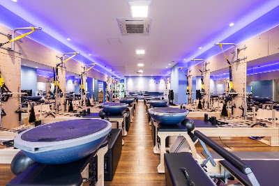 CLUB PILATES 福岡大橋