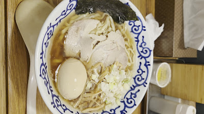 하카타 쇼유라멘 시나소바 츠키야 하카타 데이토스점 사진 3