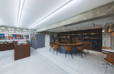 LIVING STEREO MUSIC BAR & RECORD STORE 사진 4