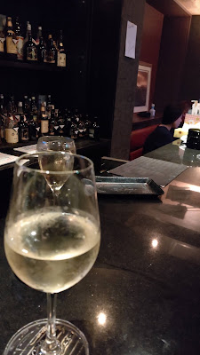 小熟女Bar・es (エス) 飲み放題ガールズバー 사진 4