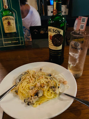 Cafe&bar midium / 大名 レストランバー 사진 3