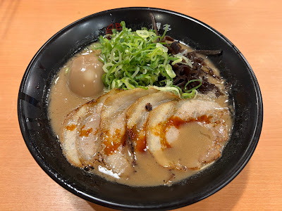 하카타쿠마짱라멘 텐진다이묘점 사진 3