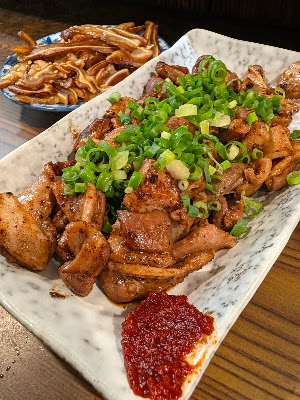 명물 호르몬야키 • 카마아게족발 가게 요네큐 사진 4