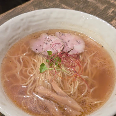 中華そば 六(ろっぽう) 사진 2