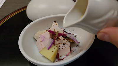 博多名物「水だき」 新三浦 博多本店 사진 3