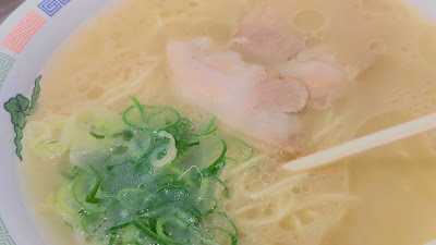 博多ラーメン はかたや 警固店 사진 3