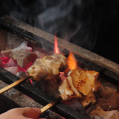 平尾 焼き鳥 肉寿司 にく串や 사진 4