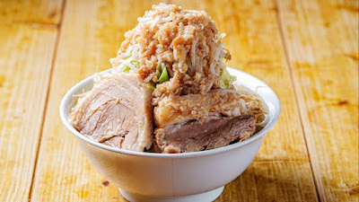 応援系ラーメン 夢みてなんぼ福岡本店 사진 3