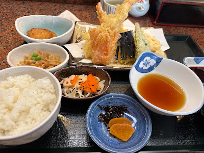 魚杳(うおひろ)【寿司・会席・鍋・料理】 사진 4