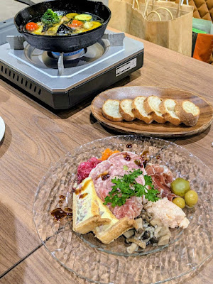 BLACK CAT CAFE 사진 4