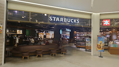 Starbucks Coffee - TSUTAYA MARK IS Fukuoka Momochi