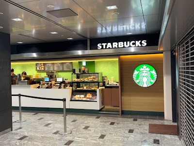 Starbucks Coffee - Inside Hakata Shinkansen Ticket Gates 사진 4