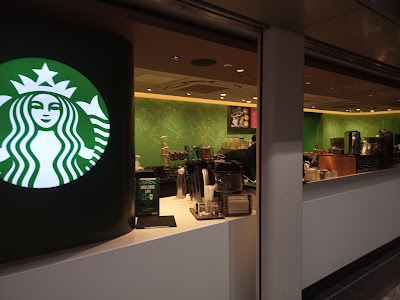 Starbucks Coffee - Inside Hakata Shinkansen Ticket Gates 사진 5