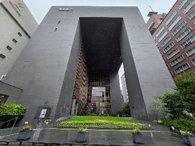 福岡銀行本店 広場